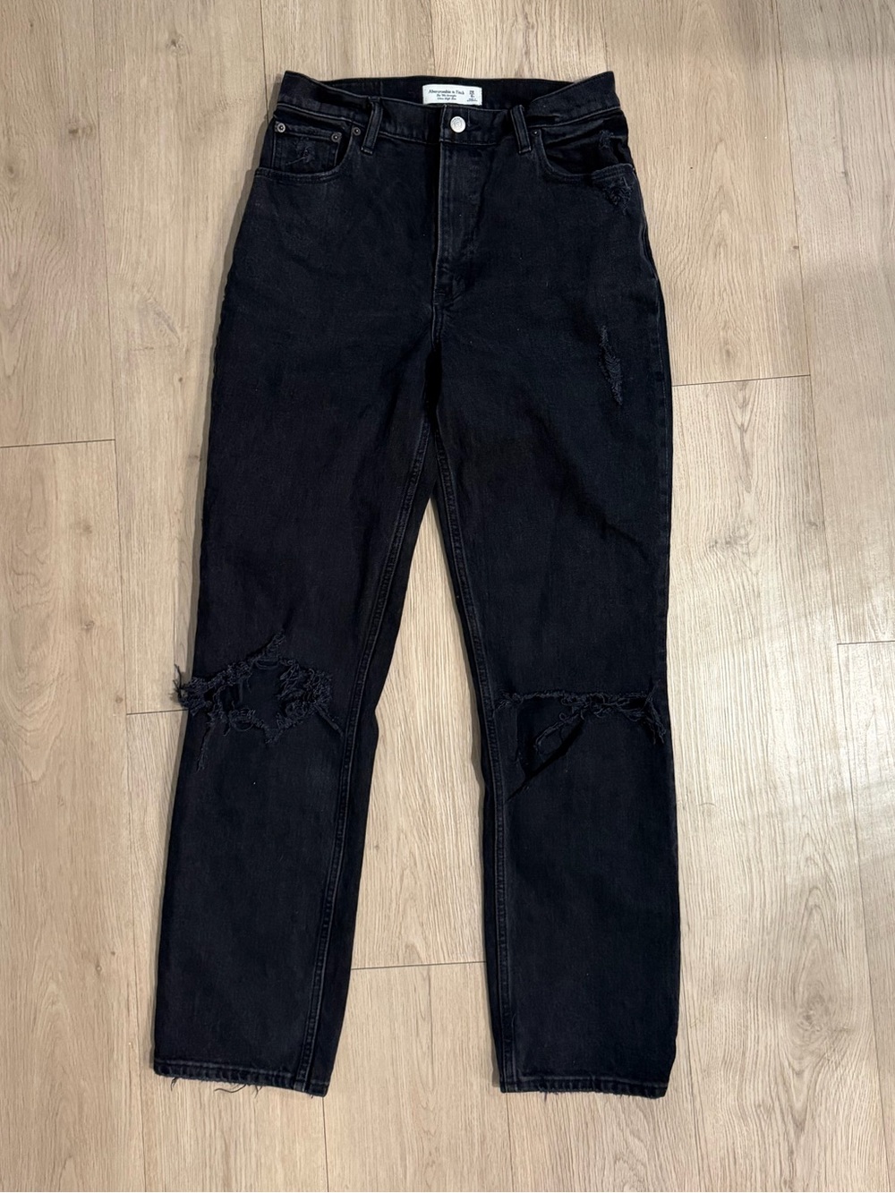 Abercrombie & Fitch The 90s Straight Leg Ultra High Rise Washed Black Distressed